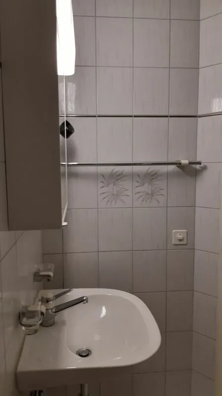 Platzwunder 4 1/2 plus 1 Zimmer 17m2 mit sep. Eingang – Foto 6 von 15