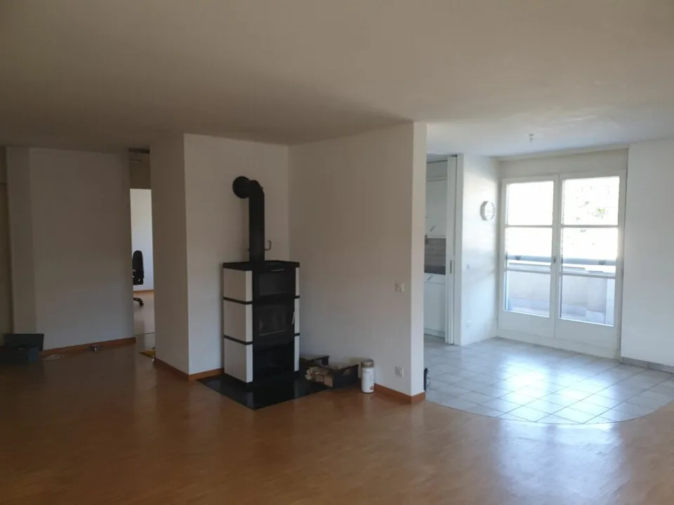 Platzwunder 4 1/2 plus 1 Zimmer 17m2 mit sep. Eingang – Foto 2 von 15