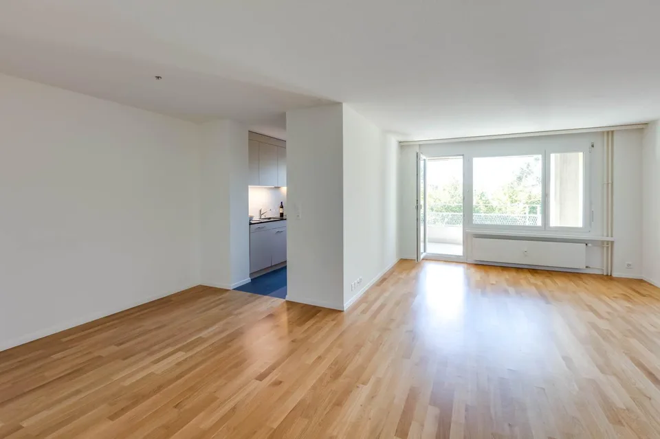 Appartement moderne 4,5 pièces avec balcon et soleil du soir – photo 6 sur 12