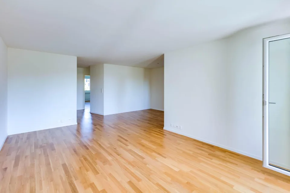 Appartement moderne 4,5 pièces avec balcon et soleil du soir – photo 7 sur 12