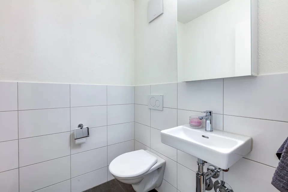 Appartement moderne 4,5 pièces avec balcon et soleil du soir – photo 5 sur 12