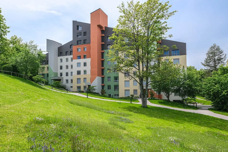Appartement moderne 4,5 pièces avec balcon et soleil du soir – photo 10 sur 12
