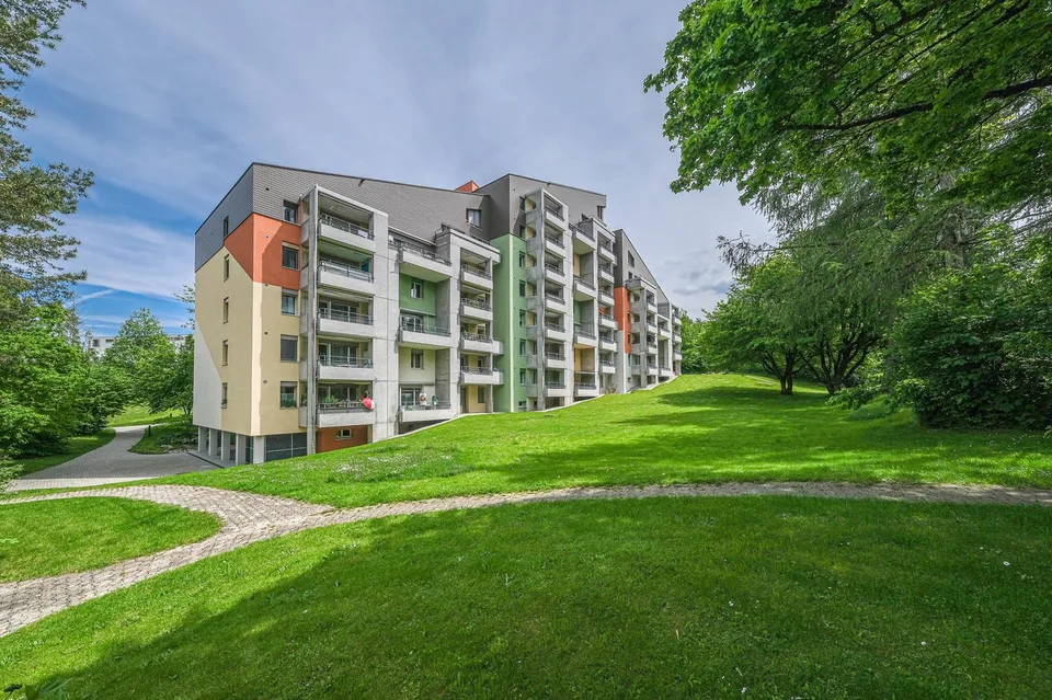 Appartement moderne 4,5 pièces avec balcon et soleil du soir – photo 11 sur 12