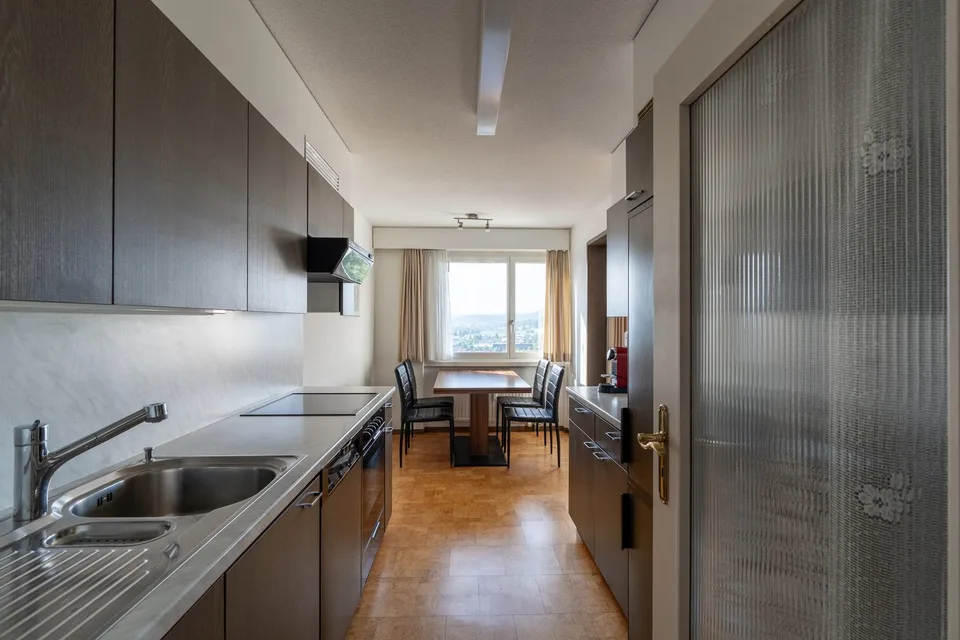 Zentrale 3.5-Zimmer-Wohnung mit Weitsicht – Foto 6 von 15
