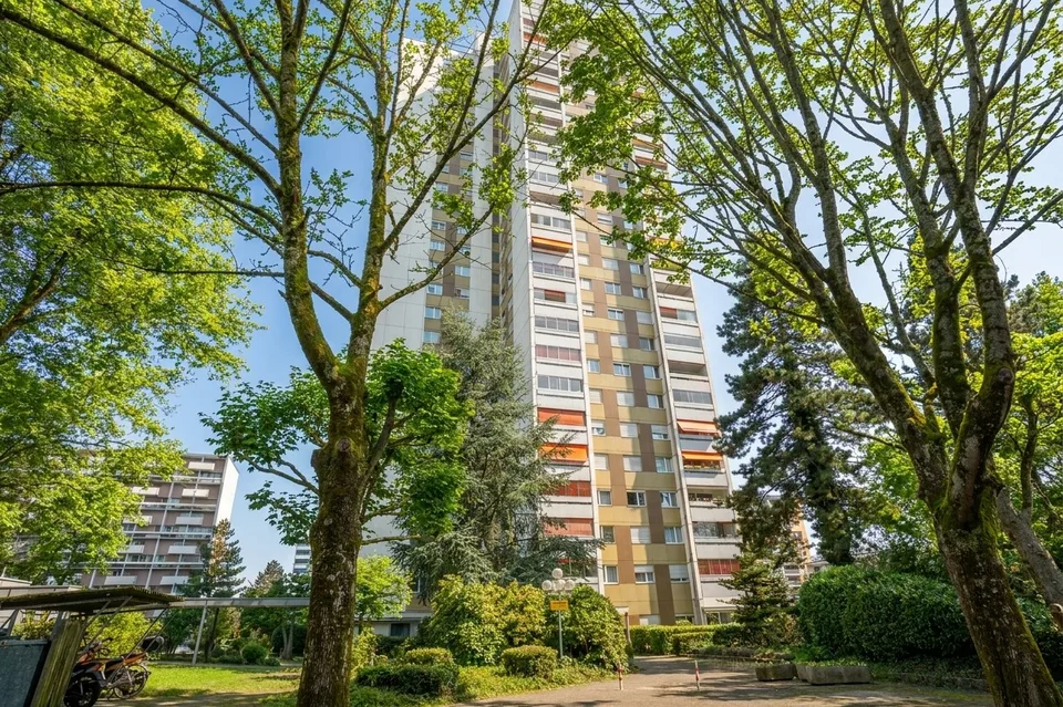 Zentrale 3.5-Zimmer-Wohnung mit Weitsicht – Foto 14 von 15