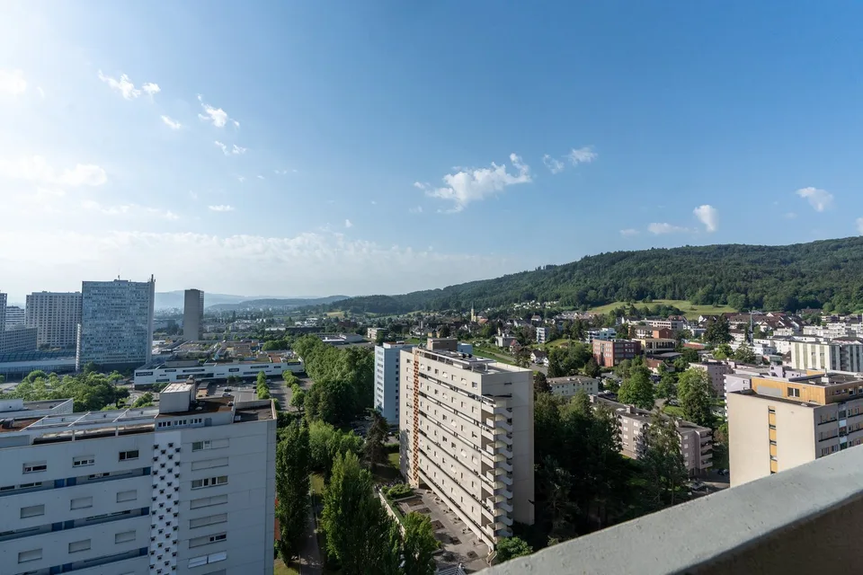 Zentrale 3.5-Zimmer-Wohnung mit Weitsicht – Foto 13 von 15