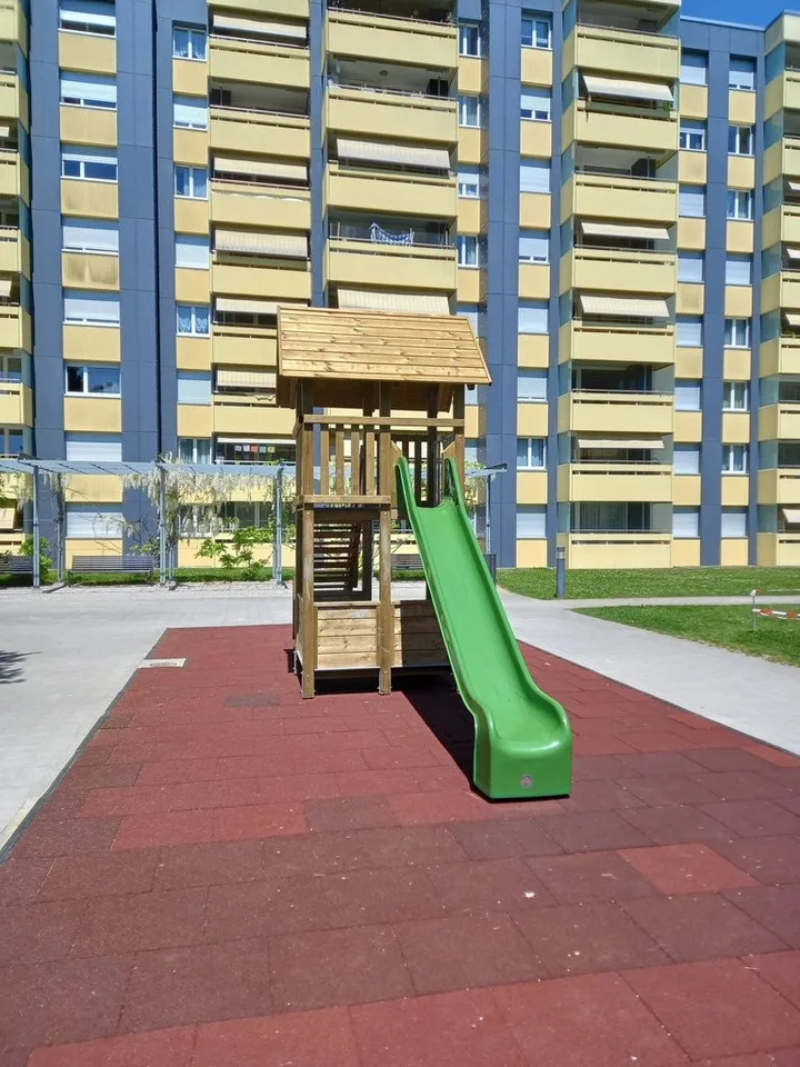 Zona residenziale tranquilla e adatta ai bambini ai margini del bosco – foto 11 di 12