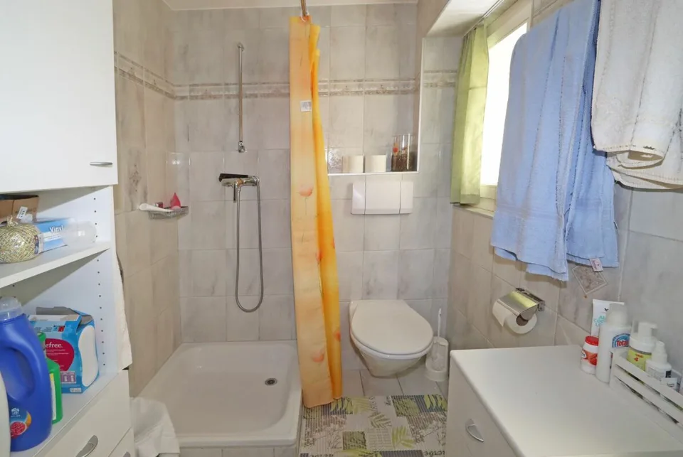 Mehrfamilienhaus mit 4 Wohneinheiten und einem Gewerbelokal in Unterterzen SG – Foto 29 von 30