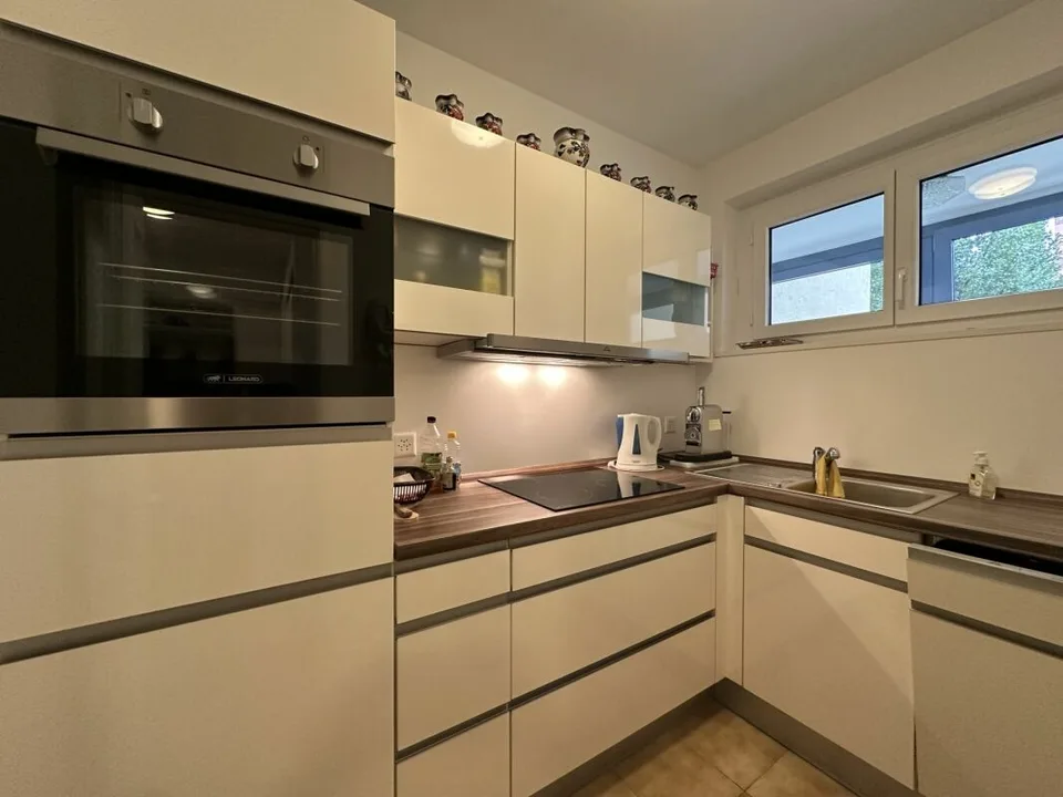 Ferienwohnung mit Balkon und gedecktem Parkplatz – Foto 5 von 12