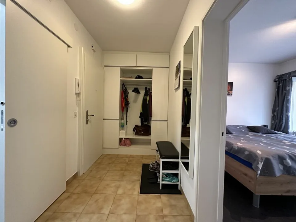 Ferienwohnung mit Balkon und gedecktem Parkplatz – Foto 7 von 12