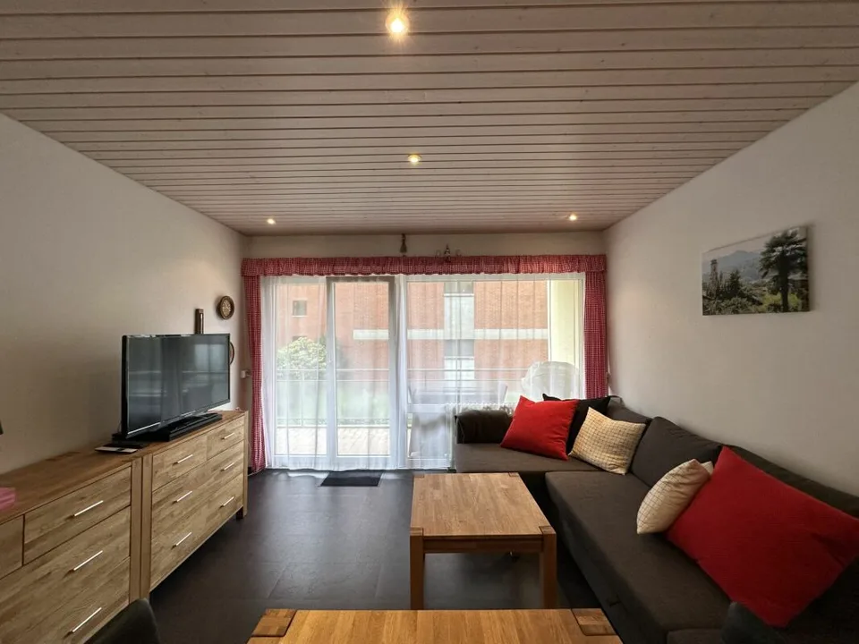 Ferienwohnung mit Balkon und gedecktem Parkplatz – Foto 3 von 12