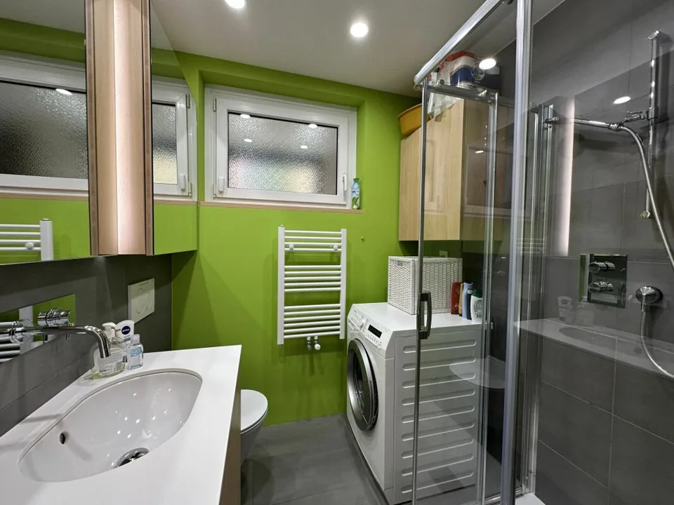 Ferienwohnung mit Balkon und gedecktem Parkplatz – Foto 6 von 12