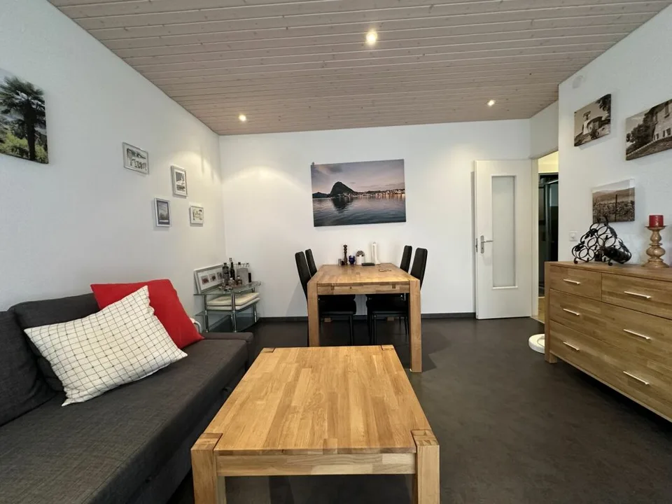 Ferienwohnung mit Balkon und gedecktem Parkplatz – Foto 2 von 12