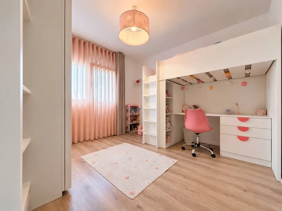 Magnifique Villa mit 4.5 Zimmern, Terrasse und Garten – Foto 6 von 13