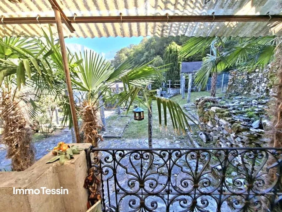 Maggiatal: Charming & large Rustico with a dreamy garden and a far-reaching view into the Maggiatal – photo 5 of 13