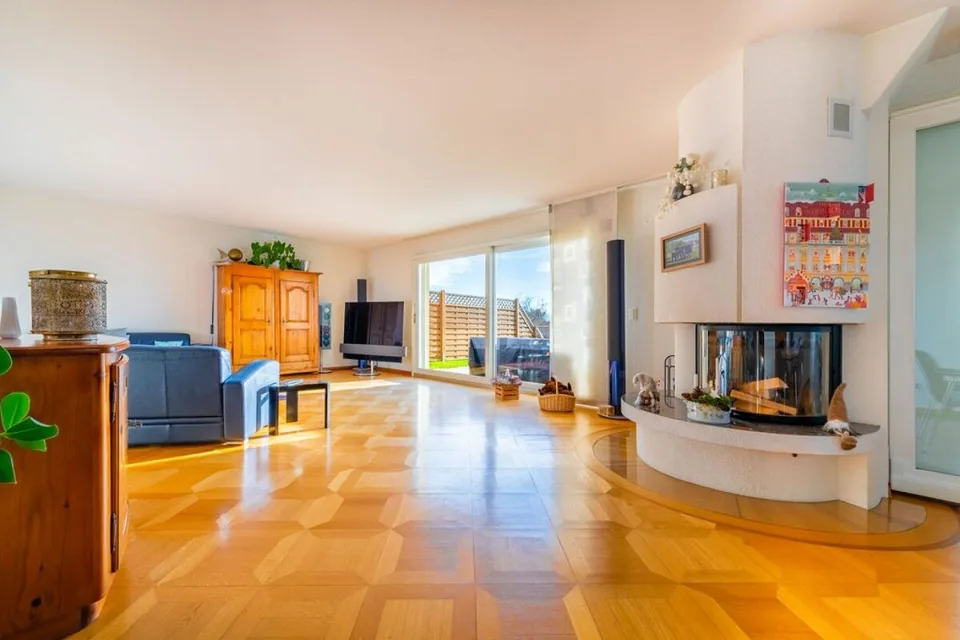 Epalinges: Prächtige Reihenvilla mit 6.5 Zimmern – Foto 5 von 12