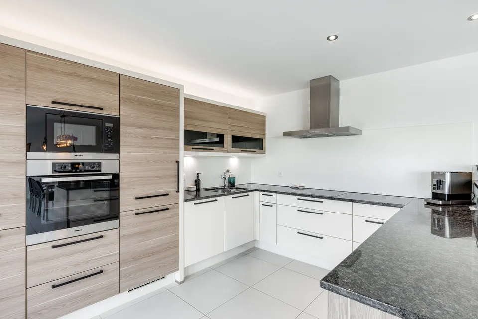 Villa contemporaine 6.5 pièces avec appartement indépendant loué – Foto 9 von 13
