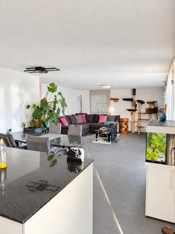 Modern, ruhig und komfortabel - Ihr Wohntraum in Kallnach! – Foto 4 von 10