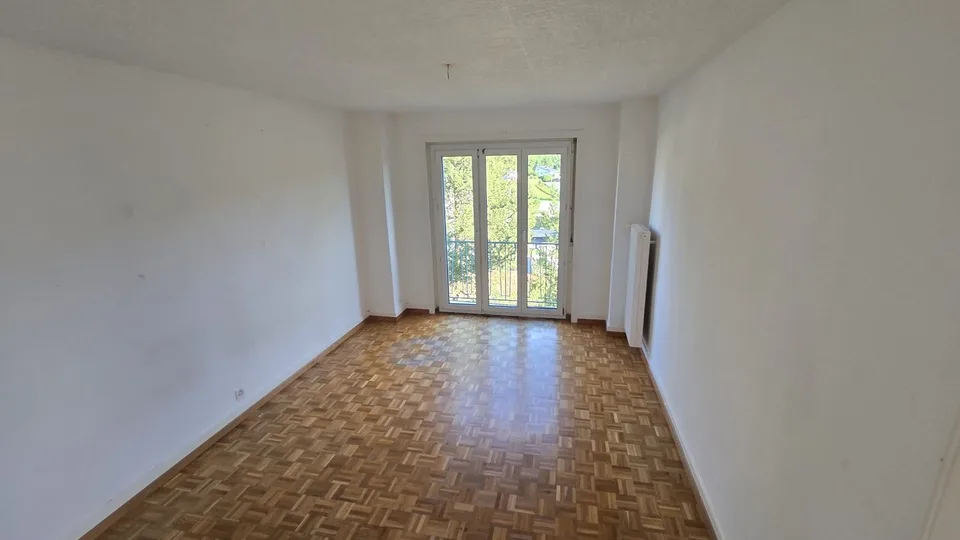 Ampio appartamento di 4.5 locali in affitto a Le Locle – foto 4 di 9