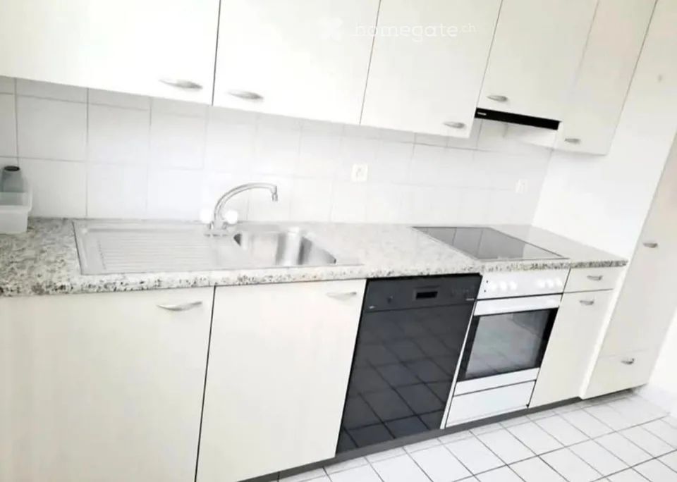 3,5 Zimmer Wohnung mit Kellerraum, Parkplatz-Garage, Balkon – Foto 2 von 5