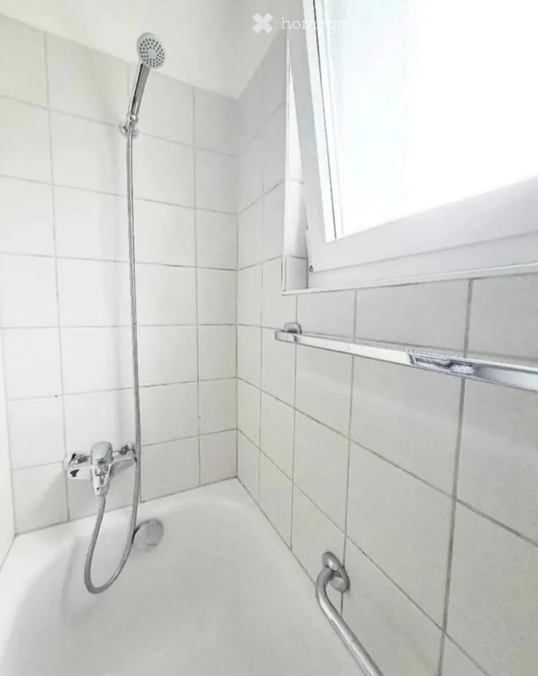 3,5 Zimmer Wohnung mit Kellerraum, Parkplatz-Garage, Balkon – Foto 4 von 5