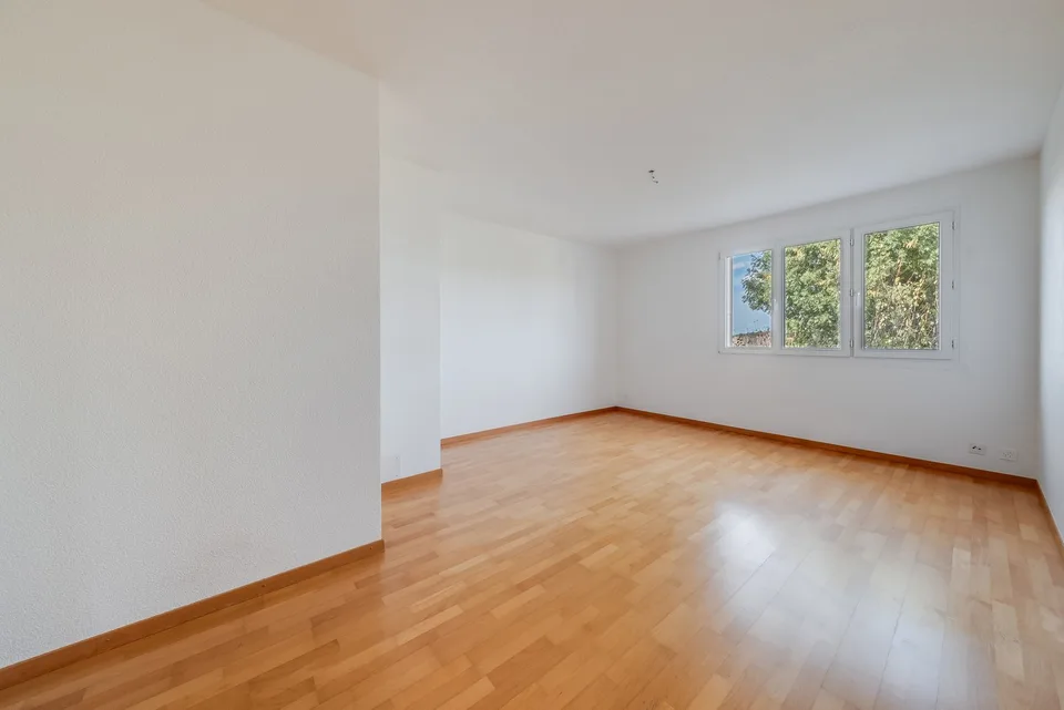 Helles Dachgeschoß-Wohnung mit 5,5 Zimmern und Balkon – Foto 7 von 13