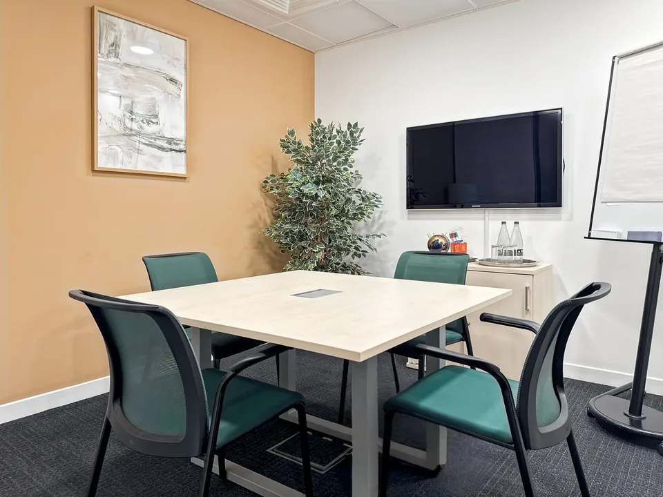 Private office for 50 at Regus Balexert Tower – photo 2 of 12