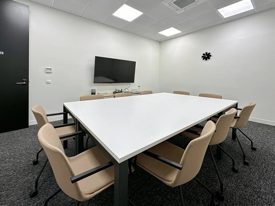 Privater Büroraum für 50 in Regus Dammstrasse – Foto 2 von 11