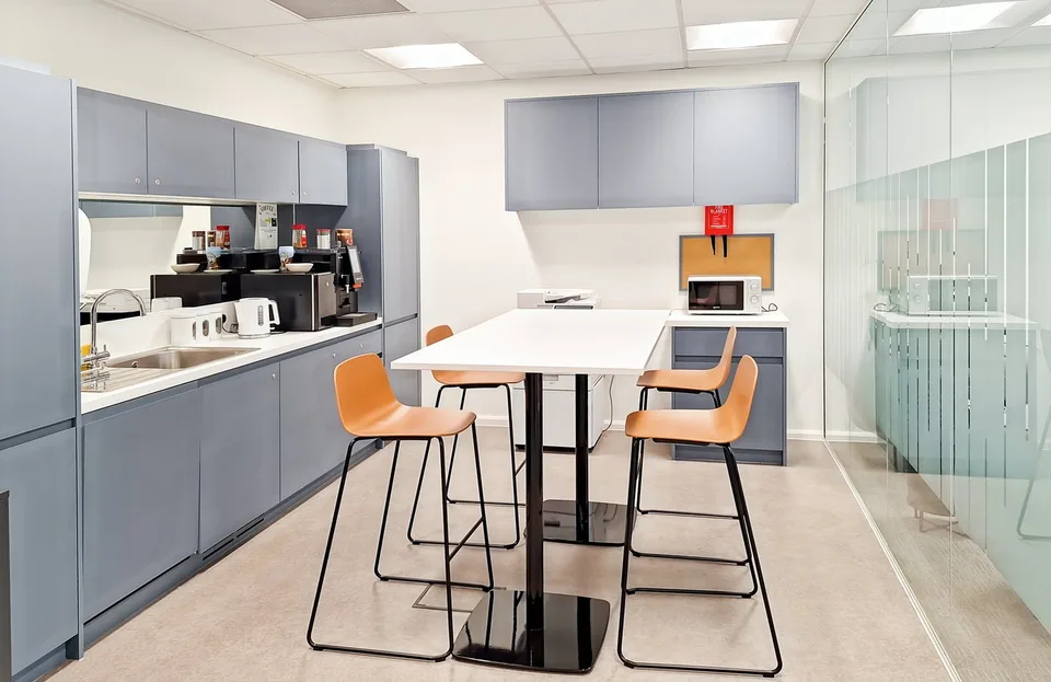 Bureau privé pour 20 à Regus Versoix Station Lakeside – photo 7 sur 9