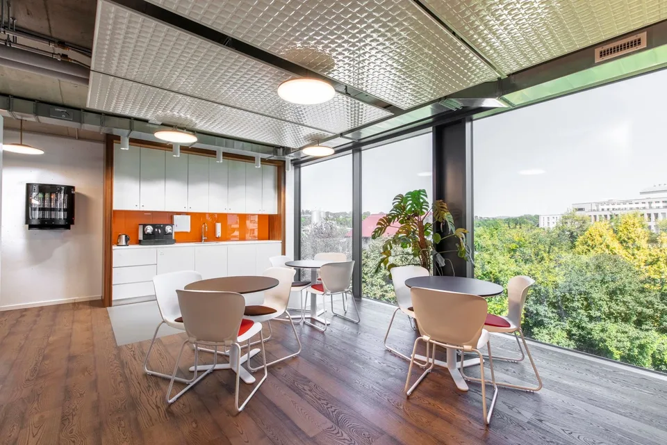 Bureau privé pour 50 à Regus Morges – photo 10 sur 12