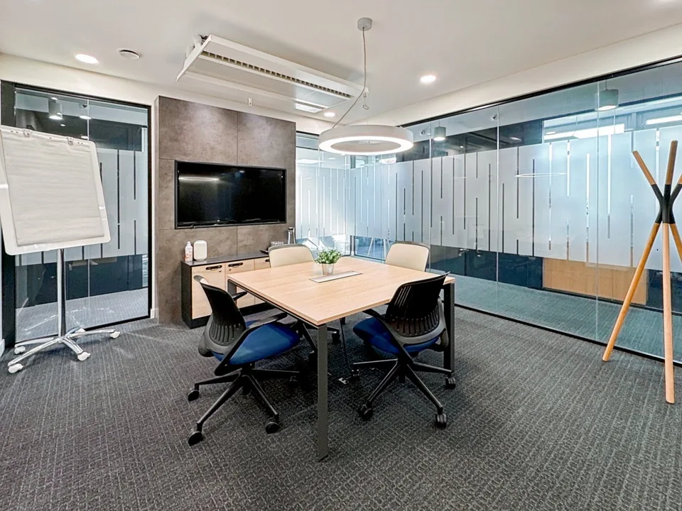Büro für 40 Personen bei Regus Meyrin – Foto 8 von 12