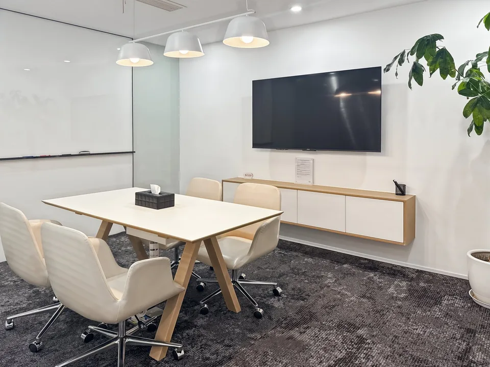 Büro für 50 Personen bei Regus Meyrin – Foto 2 von 12