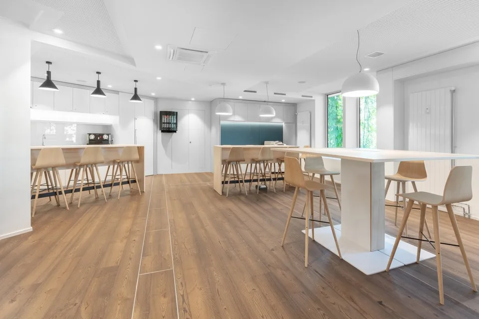 Privater Büroraum für 20 in Regus Stücki Village – Foto 8 von 9