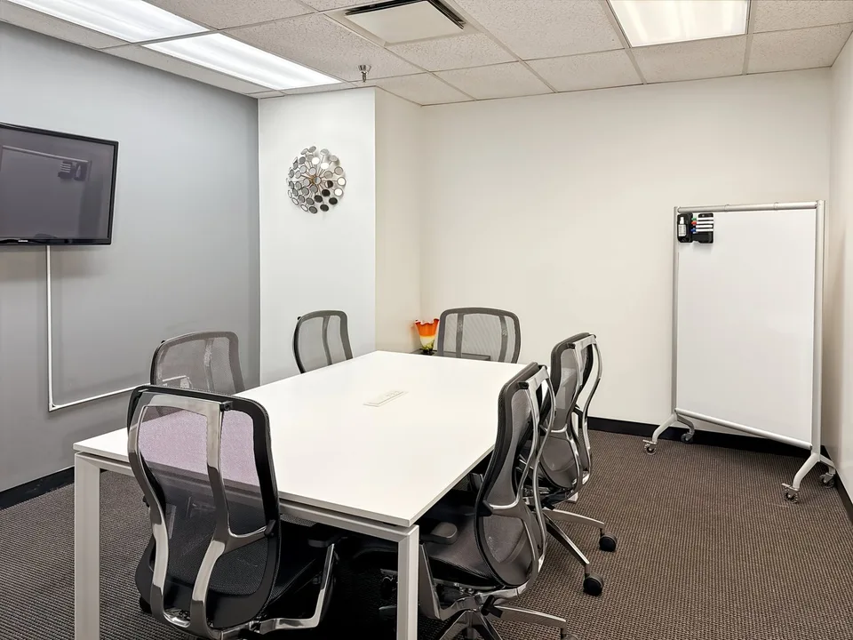 Büro für 40 Personen in Regus City Centre – Foto 6 von 12