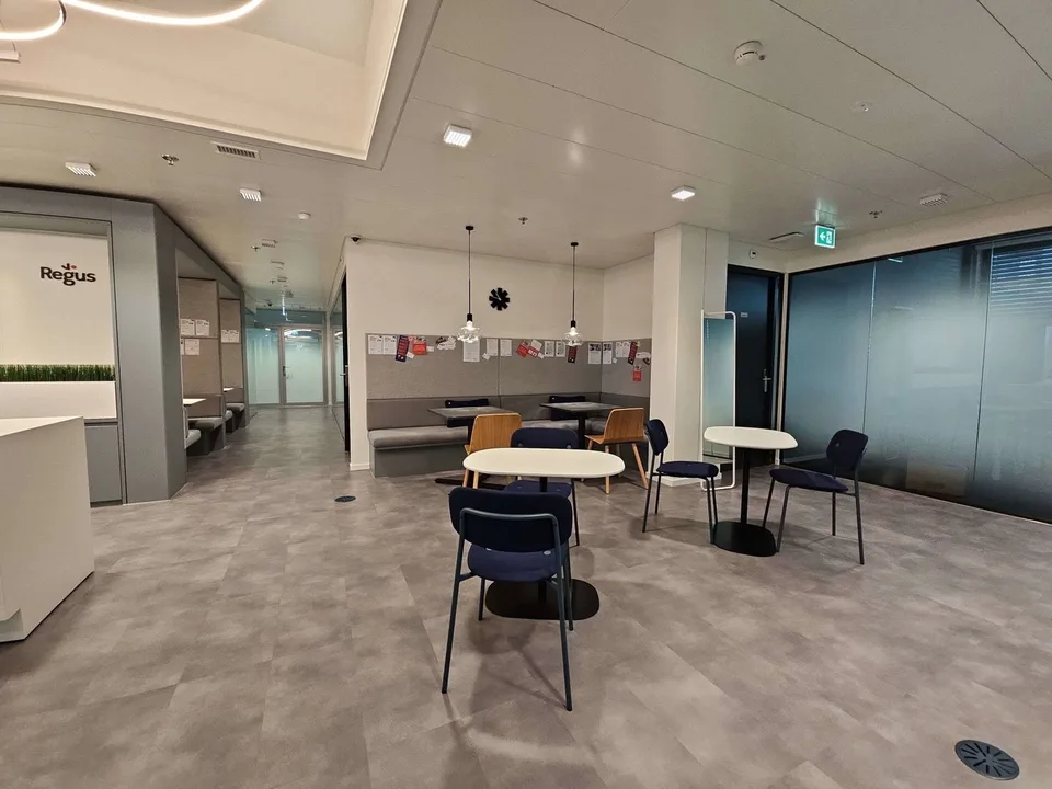 Privater Büroraum für 30 in Regus Andreaspark – Foto 9 von 10