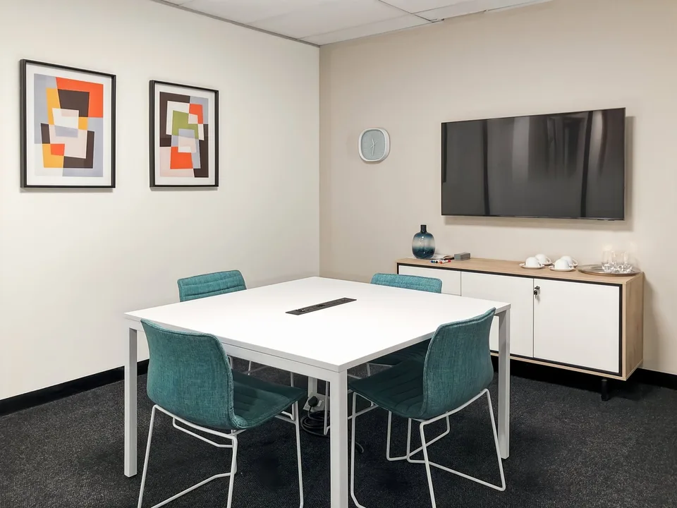 Büro für 40 Personen bei Regus Bessieres – Foto 6 von 12