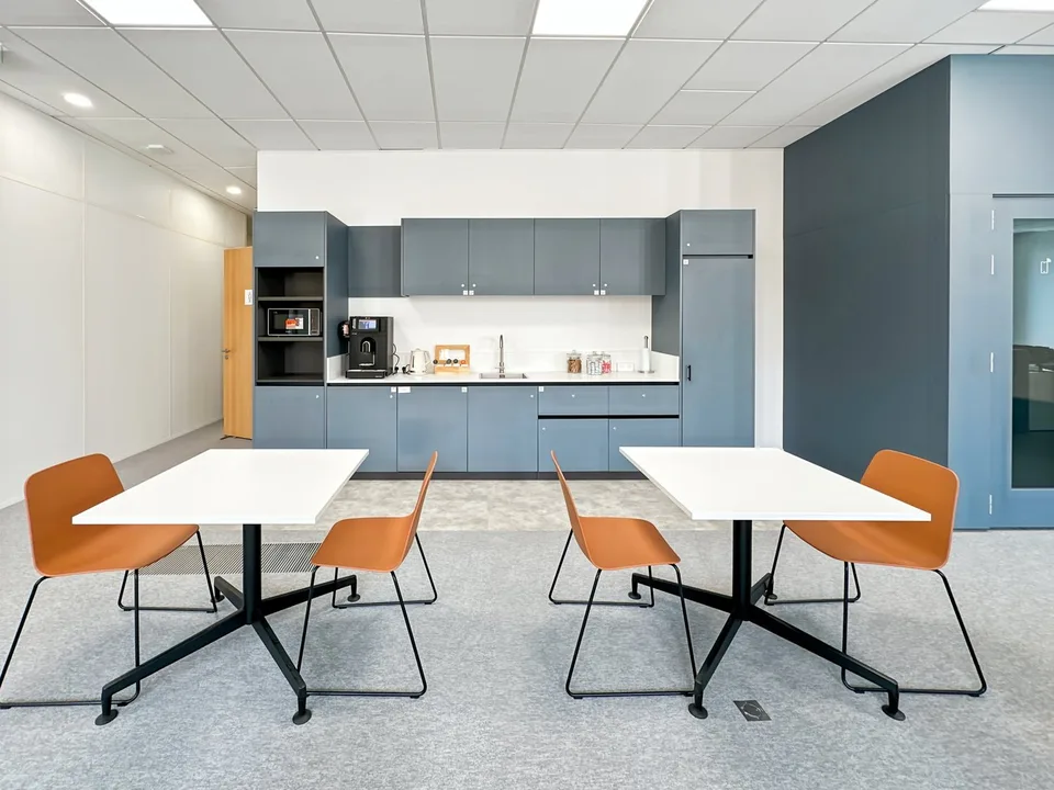 Espace de bureau privé pour 30 dans Regus Spoom Kriens – photo 8 sur 9