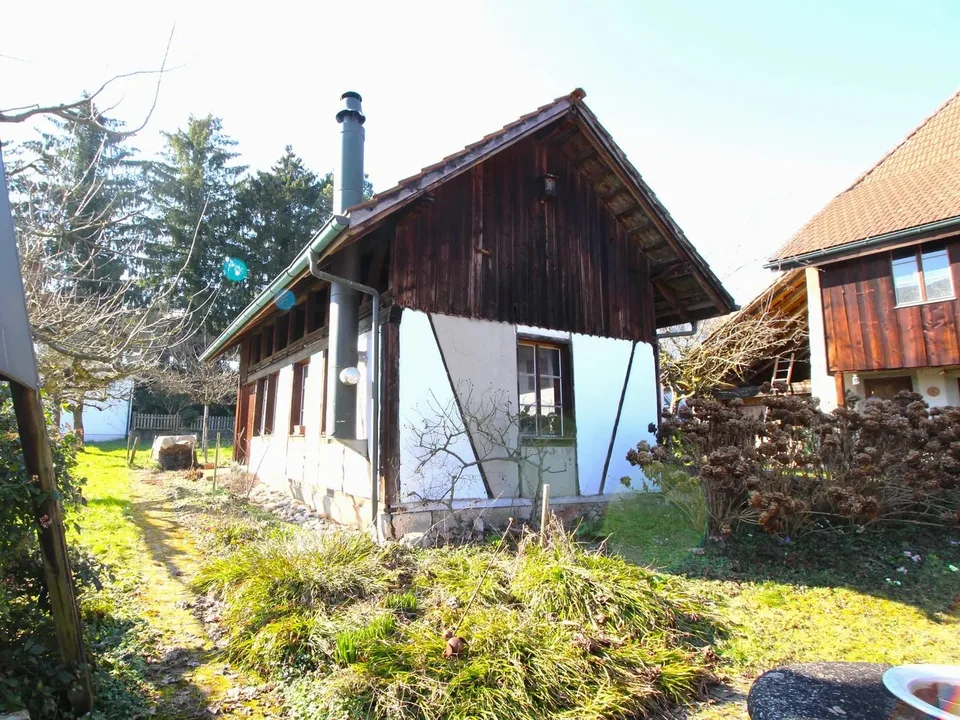 Wohnen und Entwickeln: Bauernhaus mit Landreserve in Attiswil – Foto 12 von 12