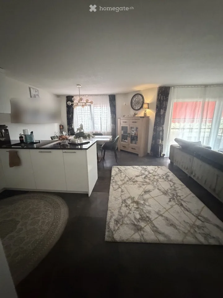 Prächtige 4.5-Zimmer-Wohnung mit hellem Balkon in Corcelle – Foto 3 von 5