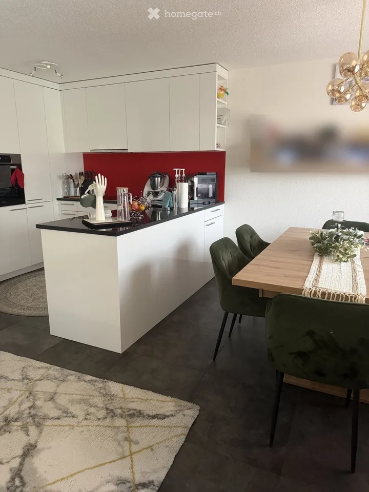 Zu vermieten: Prächtige 4-Zimmer-Wohnung mit hellem Balkon – Foto 5 von 5