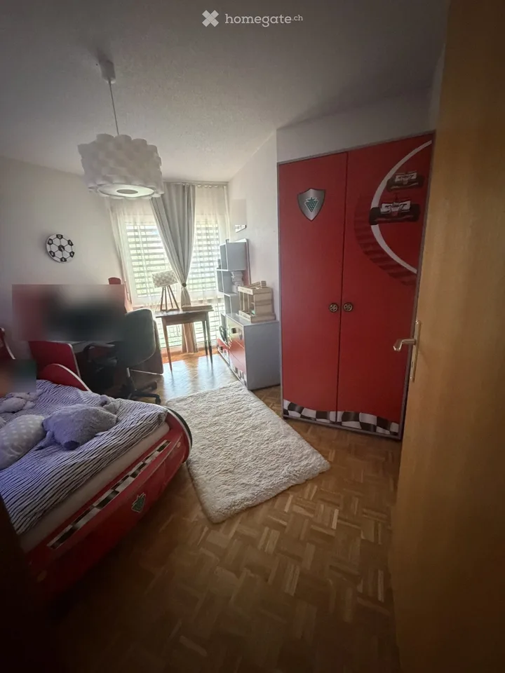 Zu vermieten: Prächtige 4-Zimmer-Wohnung mit hellem Balkon – Foto 4 von 5