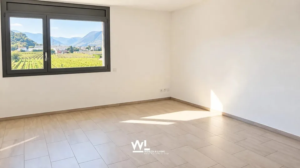 Casa plurifamiliare con due appartamenti, giardino e ampi spazi esterni – photo 7 of 13