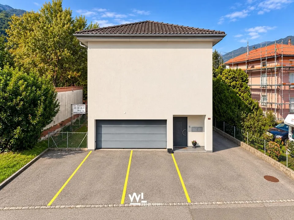 Casa plurifamiliare con due appartamenti, giardino e ampi spazi esterni – photo 4 of 13