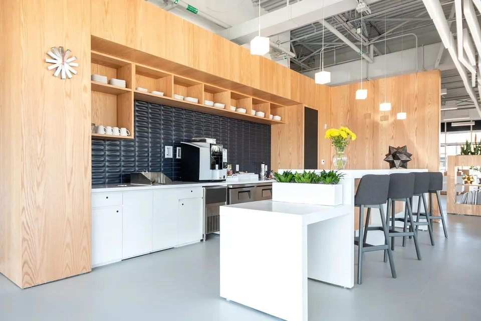 Maßgeschneidertes Büro für 3 Personen bei Spaces Cocoon Bussigny – Foto 8 von 10