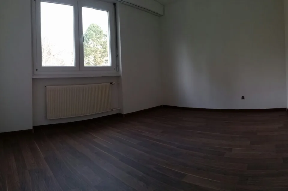 Charmanter 4.5-Zimmer-Wohnung mit Balkon in Delémont – Foto 8 von 11