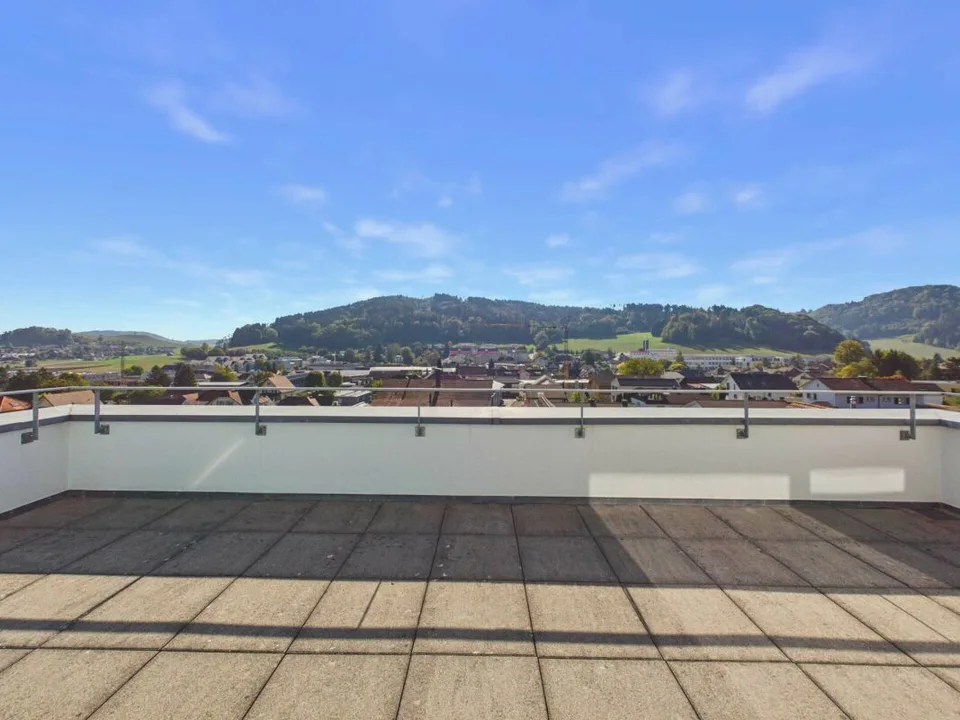 Einfamilienhaus mit atemberaubender Aussicht und Swimmingpool – Foto 2 von 30