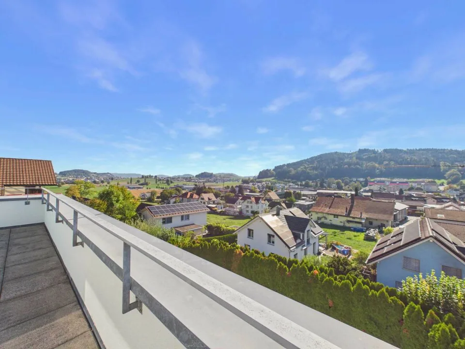 Einfamilienhaus mit atemberaubender Aussicht und Swimmingpool – Foto 4 von 30