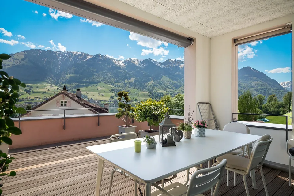 Moderne Wohnung mit Seeblick – Foto 2 von 10