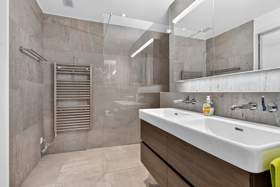 Prime location: Entire house with 6.5 & 3.5 rooms – photo 13 of 13