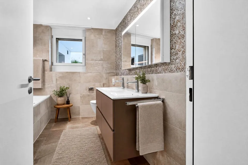 Prime location: Entire house with 6.5 & 3.5 rooms – photo 8 of 13
